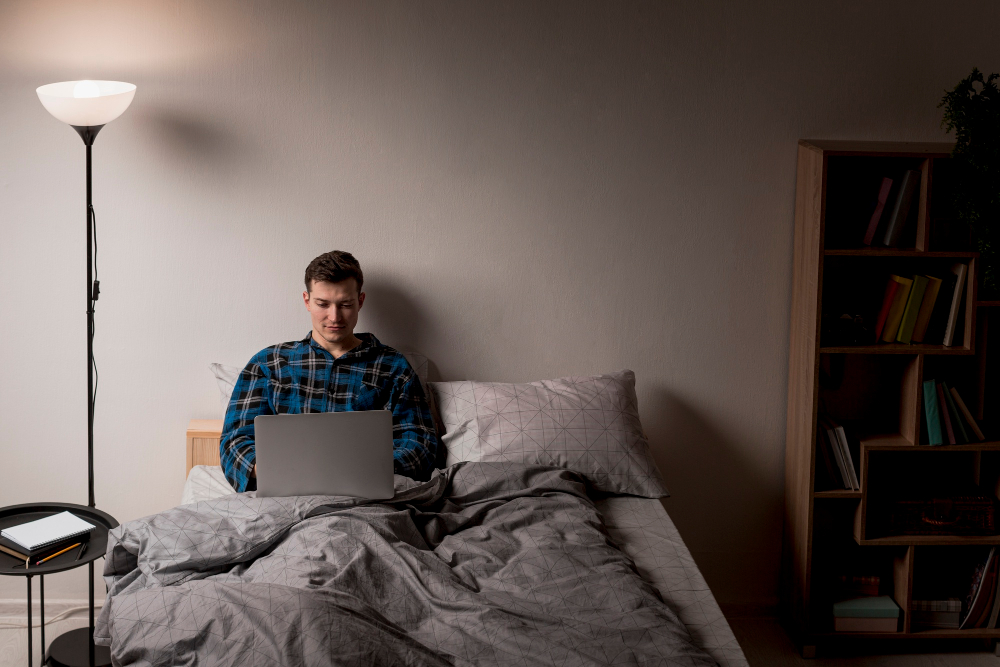 7 Inspirasi Desain Kamar Tidur Pria Simple, Bikin Istirahat Makin Nyaman